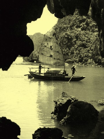 La baie d'Halong il y a une centaine d'années - ảnh 12